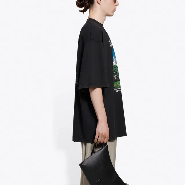 Balenciaga SS21 T