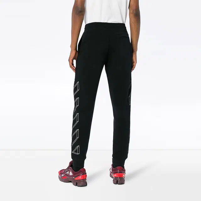 OFF-WHITE