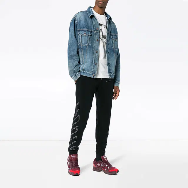 OFF-WHITE