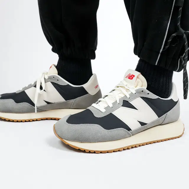 New Balance NB 237