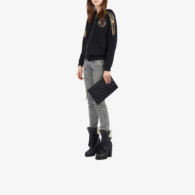 GIVENCHY