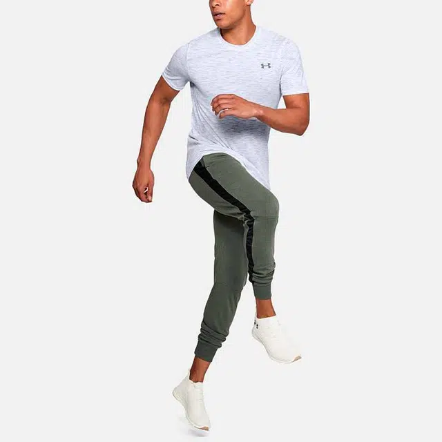 Under Armour T