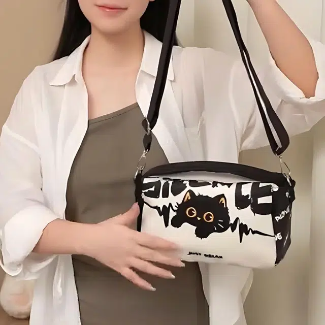 奥松 潮流可爱卡通 绒面科技布 斜挎包 女款 黑白色