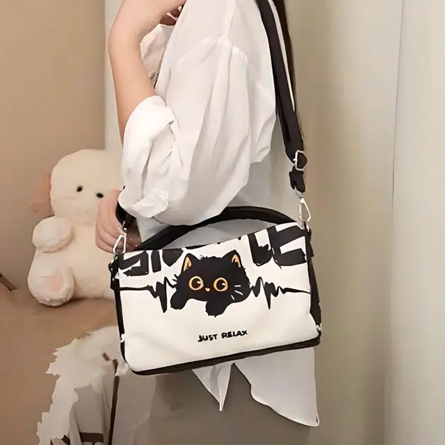 奥松 潮流可爱卡通 绒面科技布 斜挎包 女款 黑白色