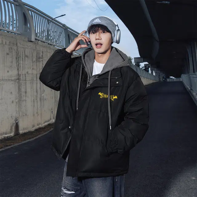 金贝勒 涂鸦字母印花连帽宽松落肩拉链长袖加厚面包假两件羽绒服 男女同款