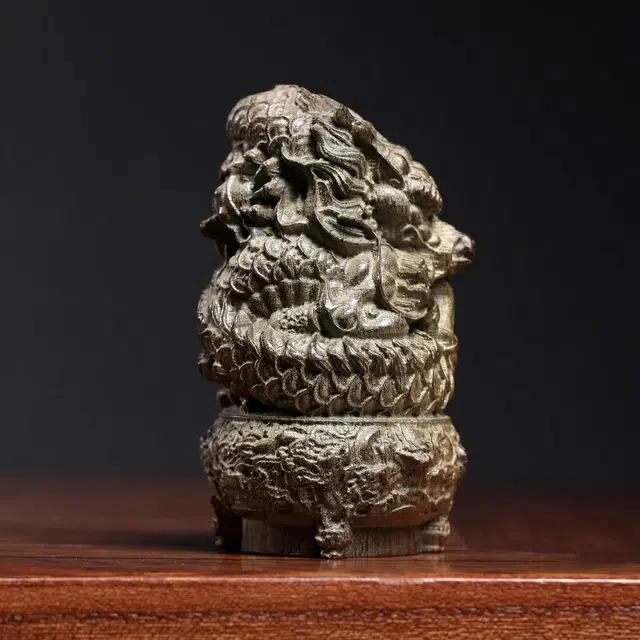 宝臻荟 诸事顺利 新中式 国潮复古小众生肖祥龙盘龙鼎 好事花生财运亨通#好运 阴沉木 木作摆件 男女同款情侣款