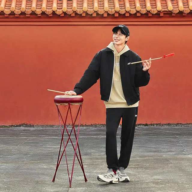 Skechers