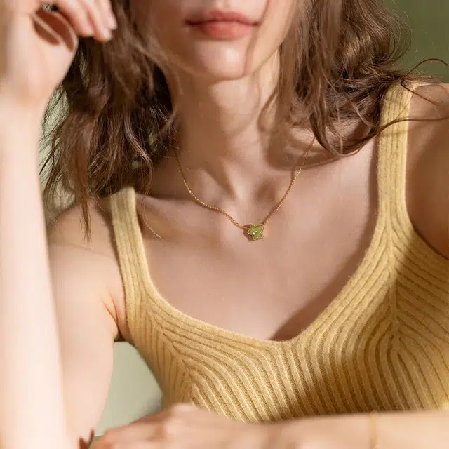 Lola Rose