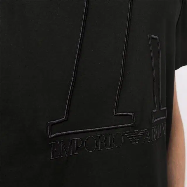 EMPORIO ARMANI FW21 LogoT