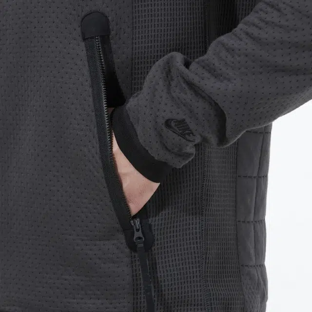 Nike Therma-Fit Tech Pack