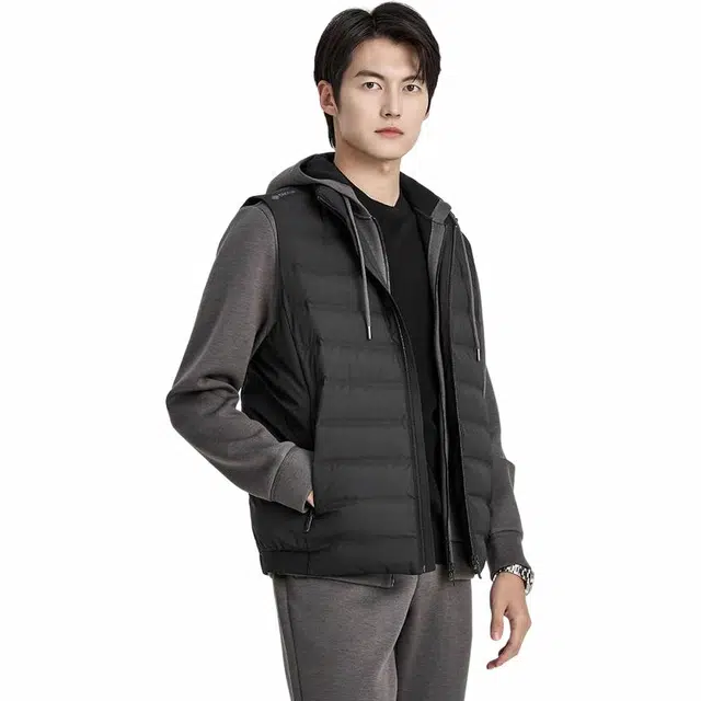 迪柯尼 黑标系列 时尚保暖纯色休闲无帽立领马甲羽绒服 男款