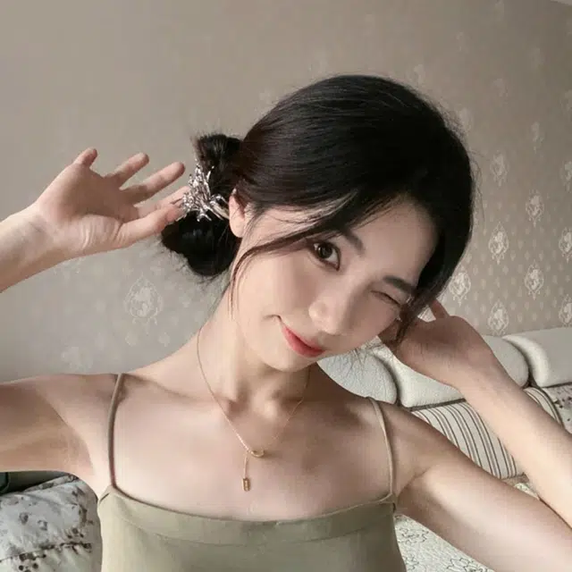 零界 蝴蝶液态金属拖尾抓夹立体感小众设计高端浪漫法式百搭头饰 合金 发夹 女款