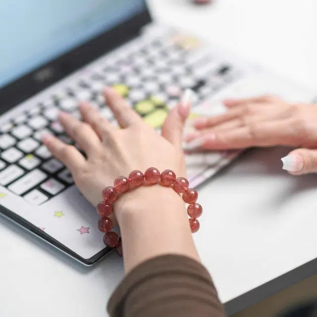 兰慕茵诺 包脱单! 轻奢高级小众转运能量石 星光草莓晶 赠闺蜜女友生日 水晶 手串 男女同款情侣款