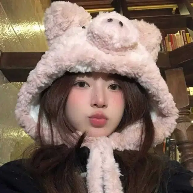 【粉色小猪】 雅鹿 可爱毛茸茸卡通小猪毛线帽冬季保暖防寒加绒包头帽户外骑车显脸小套头帽 聚酯纤维 绒线帽 男女同款情侣款 礼盒装