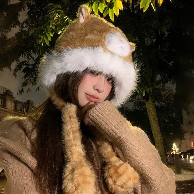 雅鹿 可爱猫咪毛绒雷锋帽秋冬季防寒加绒保暖百搭护耳帽户外出行学生显脸小套头帽 聚酯纤维 绒线帽 男女同款情侣款 礼盒装