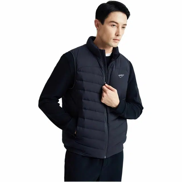 迪柯尼 立领简约舒适休闲无袖羽绒服 男款 黑蓝