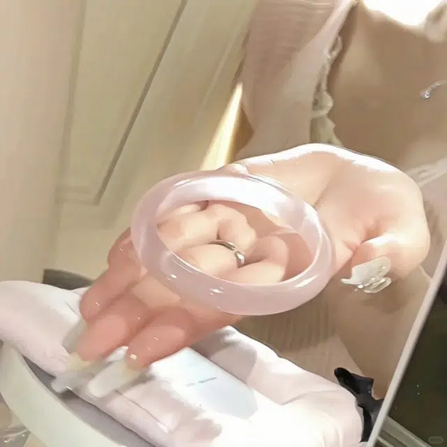 兰慕茵诺 新中式轻奢高级感蜜桃粉 高级清冷感 旗袍汉服 透亮极简风 玻璃猫眼 手镯 女款