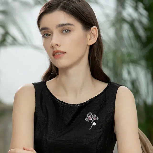兰盈 杏叶轻奢小众 合金 胸针 女款