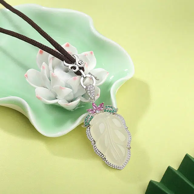 心草 叶子 新中式国潮文艺风小众高级感复古黑色编织绳设计可调节 轻奢大气温柔气质日常百搭显白 玉髓 玉石项链 女款