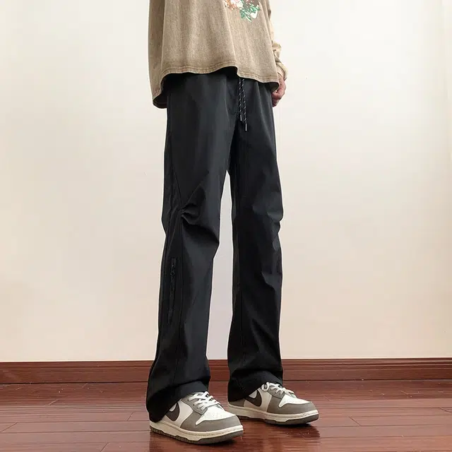 玉儿恋 可选加绒 美式高街侧拉链褶皱款防风防水运动户外机能跑步冲锋裤纯色基础款宽松弯刀直筒休闲裤 男女同款