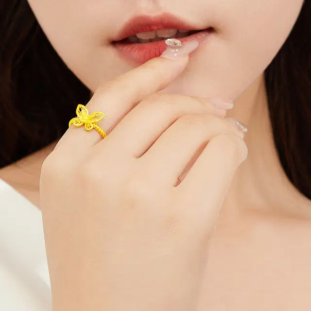老凤祥 蝶翼双飞 双层花丝蝴蝶 轻奢小众设计简约素圈 纯金戒指女士单戒女 足金 按克计价 黄金戒指 女款 闺蜜女朋友生日本命年礼 物