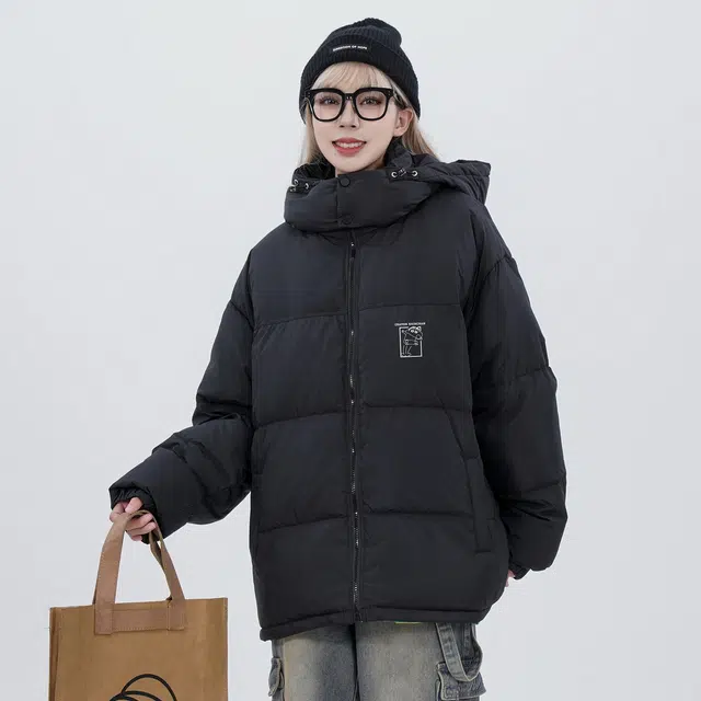 蜡笔小新 卡通人像大头贴袖徽字母印花休闲宽松保暖加厚开拆卸连帽面包羽绒服外套 男女同款