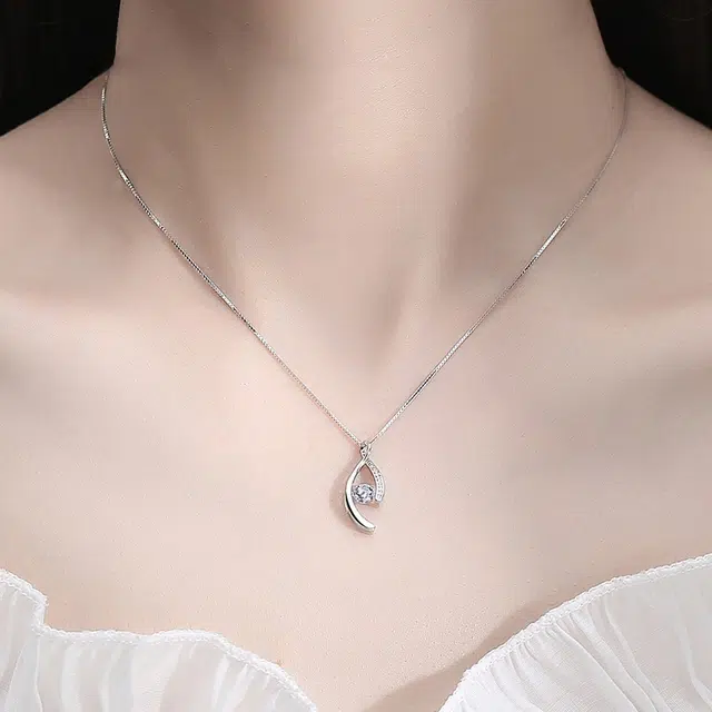 925