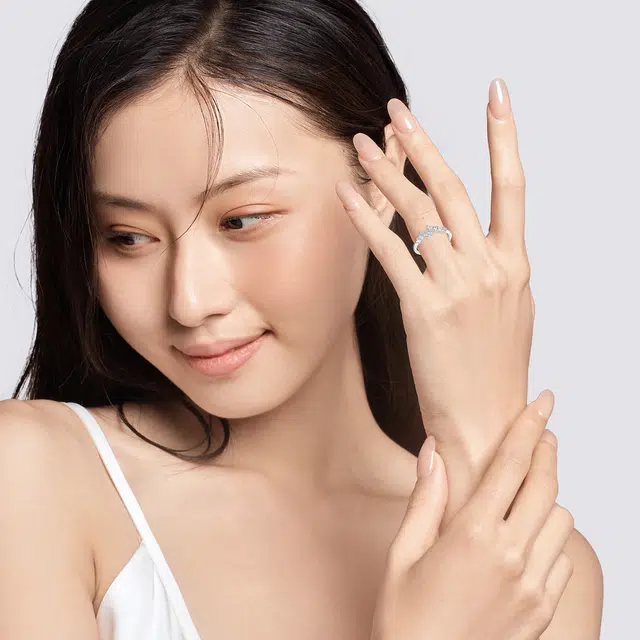 990