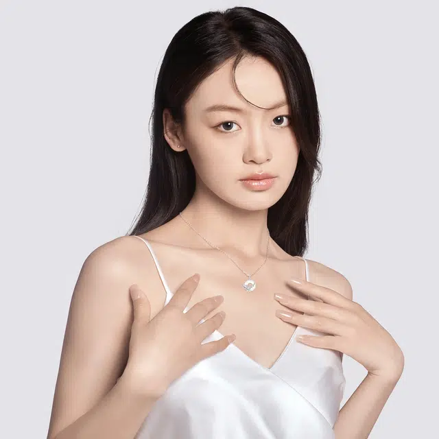 990