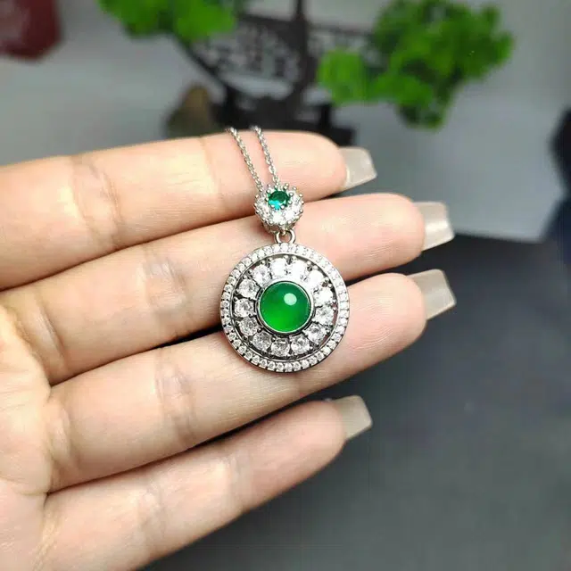 赐帛 简约新中式精致轻奢潮流设计师高级感冰绿色 玉髓 玉石项链 女款