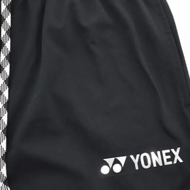 YONEX