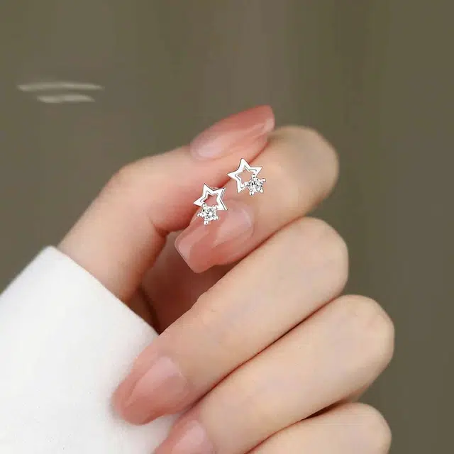 925