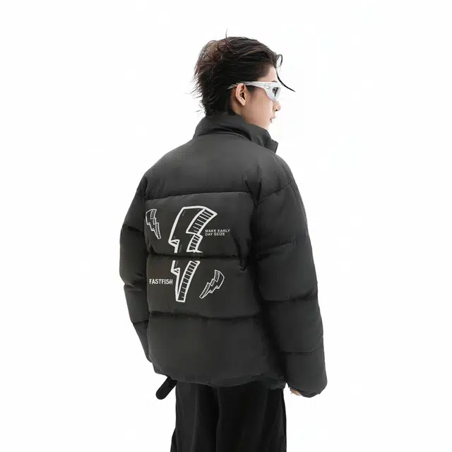 快鱼 美式复古高街后背闪电字母印花图案基础款高级感宽松加厚防风舒适保暖简约学院风日常休闲百搭长袖立领棉服 男女同款