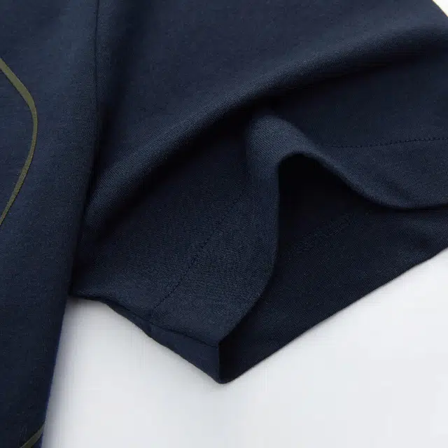 CORNELIANI T