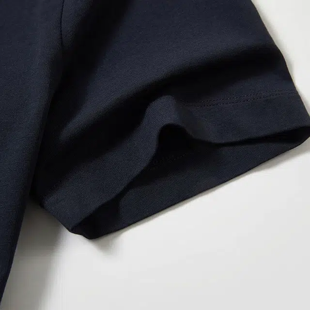 CORNELIANI T