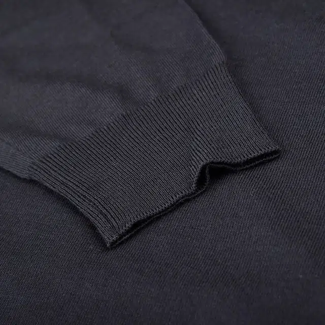 CORNELIANI V