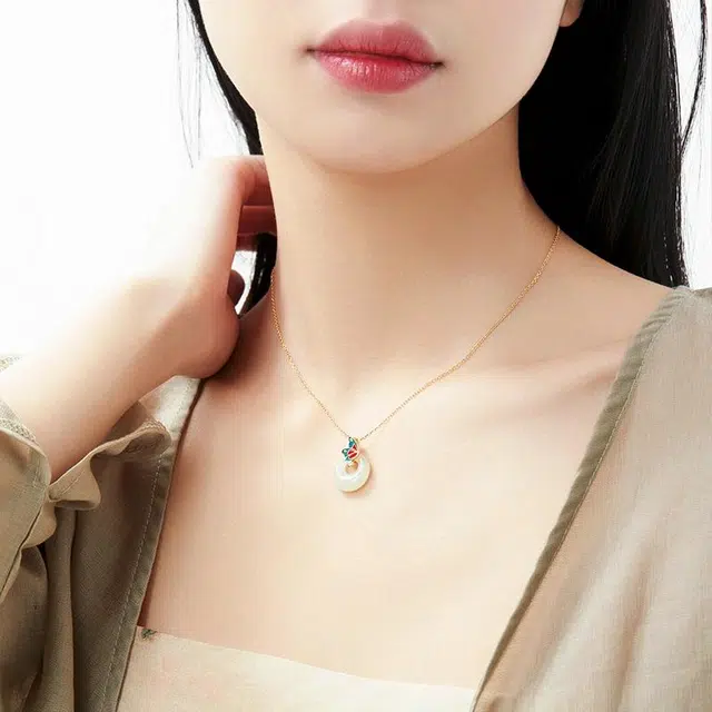 S925