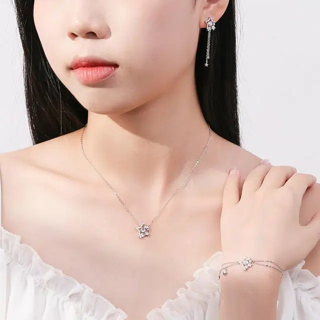 S925