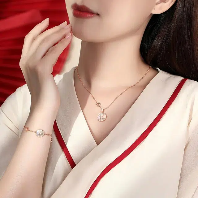 S925