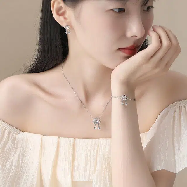 S925