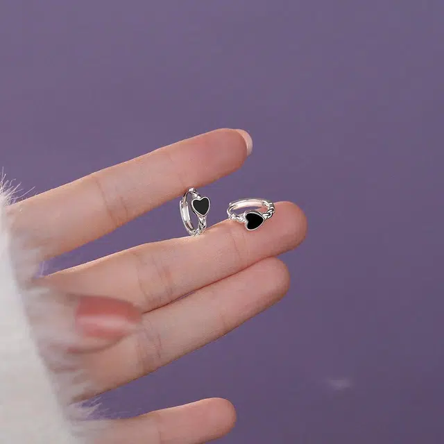 925