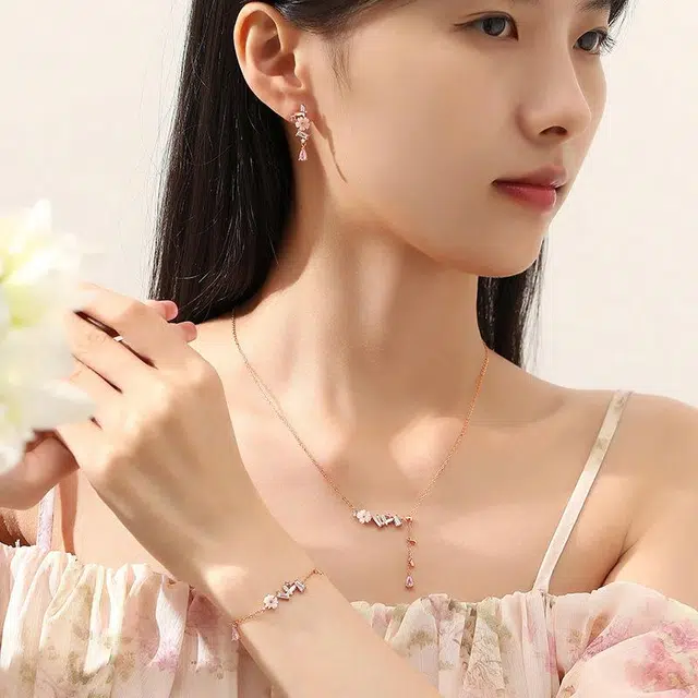 S925