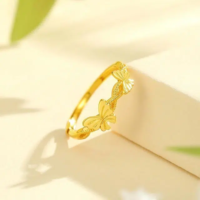 中国珠宝 遇见你此生何其幸运 绚丽斑斓的蝴蝶翩然来去 翻飞于手指之间 温而興雅 古韵 足金 按克计价 黄金戒指 女款