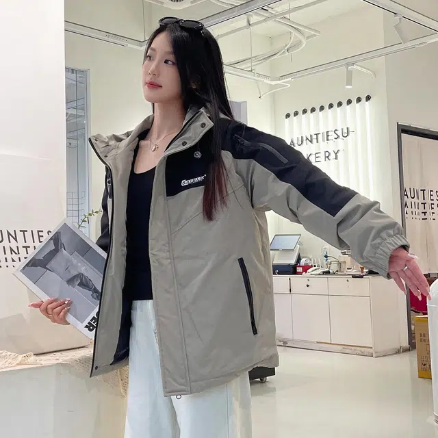 鸭鸭 冰魄系列 简约字母印花设计感青少年新款学生党好物插色户外运动通勤防风保暖抗皱宽松休闲百搭拉链连帽羽绒服 男女同款