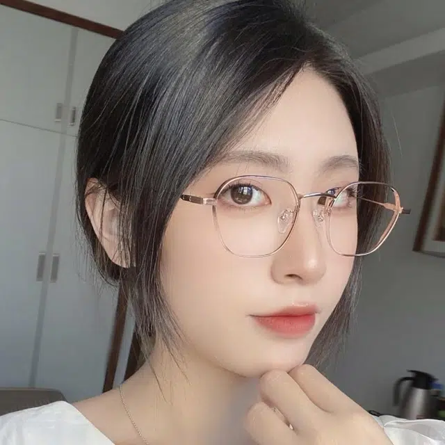 佐川 超轻多边形镜框 时尚百搭 遮脸显脸小 厚边设计包裹镜片 钛 不规则形 光学镜架 男女同款情侣款