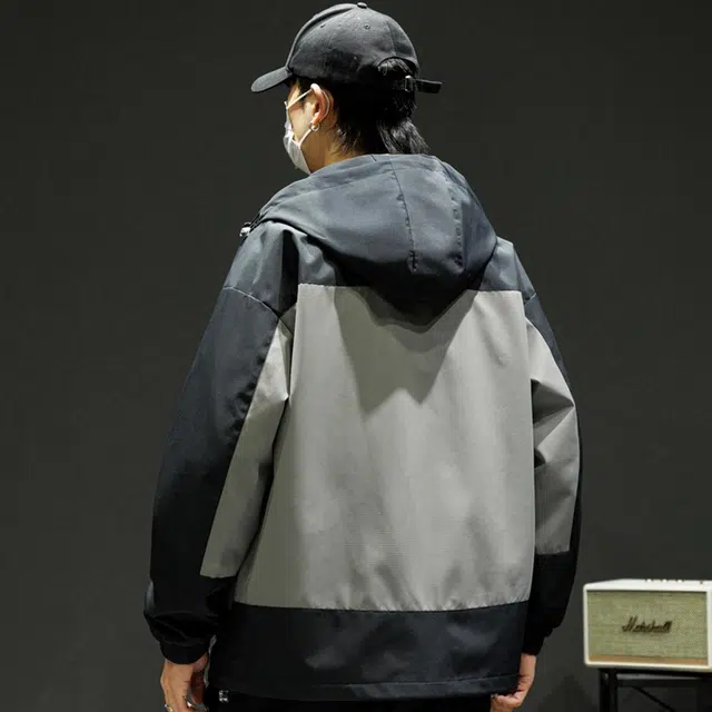 山系户外字母印花可拆卸美式复古潮牌时尚百搭机能撞色拼接拉链口袋防风防水工装宽松休闲连帽夹克外套 男女同款