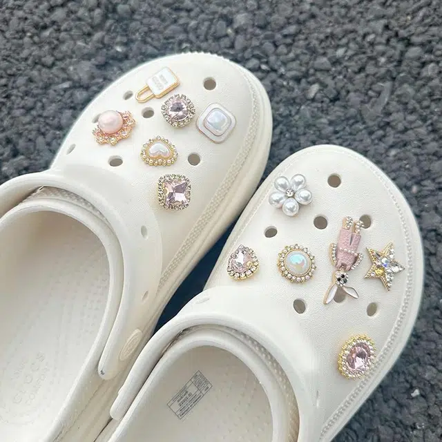 crocs