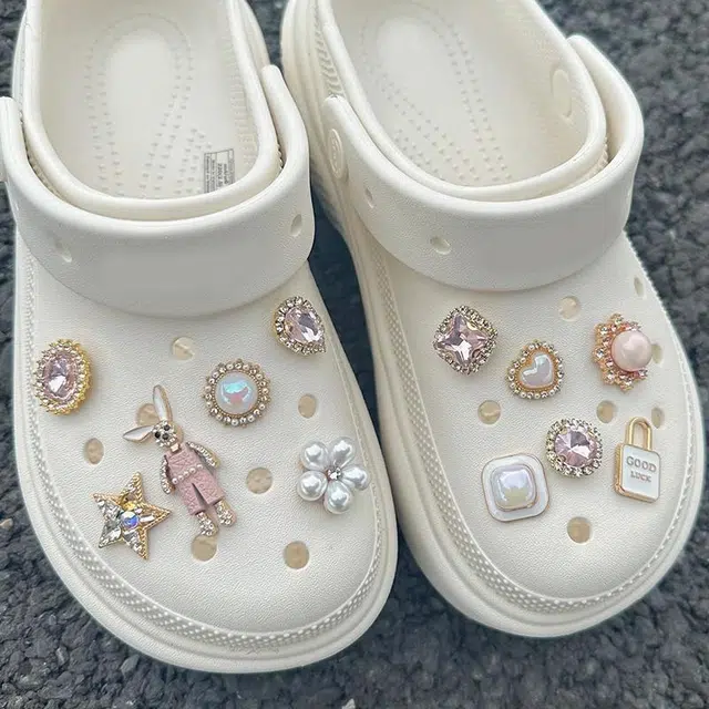 crocs