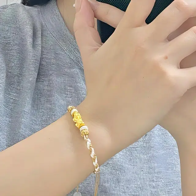 999