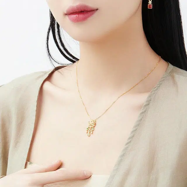 S925